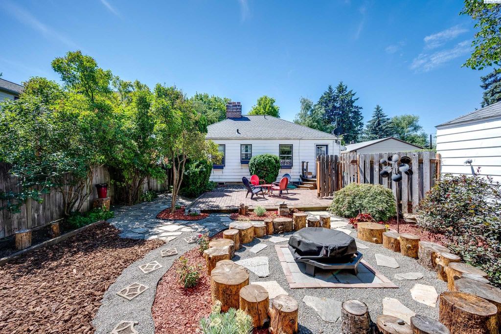 Photo of 410 SE Dexter St, Pullman, WA 99163 (MLS # 289588)