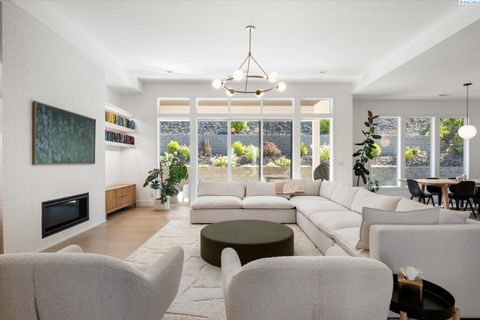 Photo of 325 Rockwood Drive, Richland, WA 99352 (MLS # 290343)