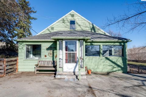 Photo of 952 Carothers Rd, Pullman, WA 99163 (MLS # 290070)