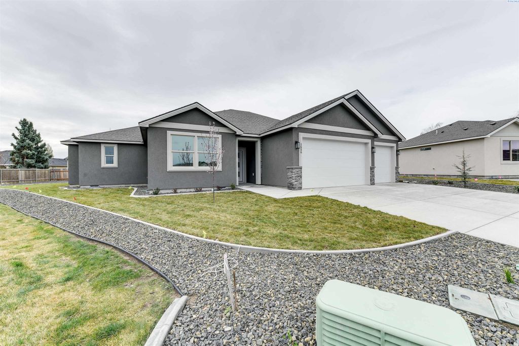 Photo of 1656 Palermo Ave, Richland, WA 99352 (MLS # 291057)