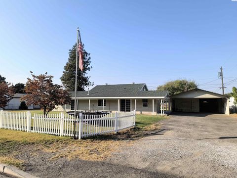 Photo of 805 E 27th Ave, Kennewick, WA 99337 (MLS # 287887)