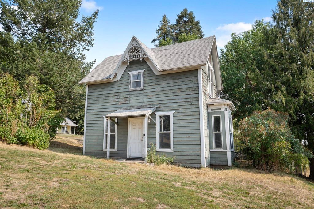 Photo of 309 W Jackson St, Oakesdale, WA 99158 (MLS # 287803)