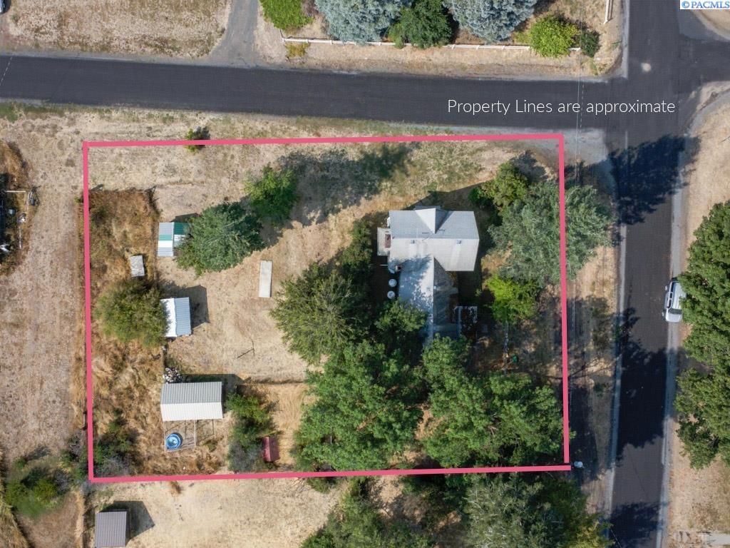 Photo of 309 W Jackson St, Oakesdale, WA 99158 (MLS # 287803)