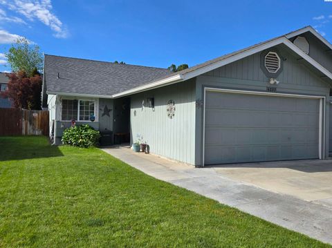 Photo of 4227 W Klamath Ave, Kennewick, WA 99336 (MLS # 292592)
