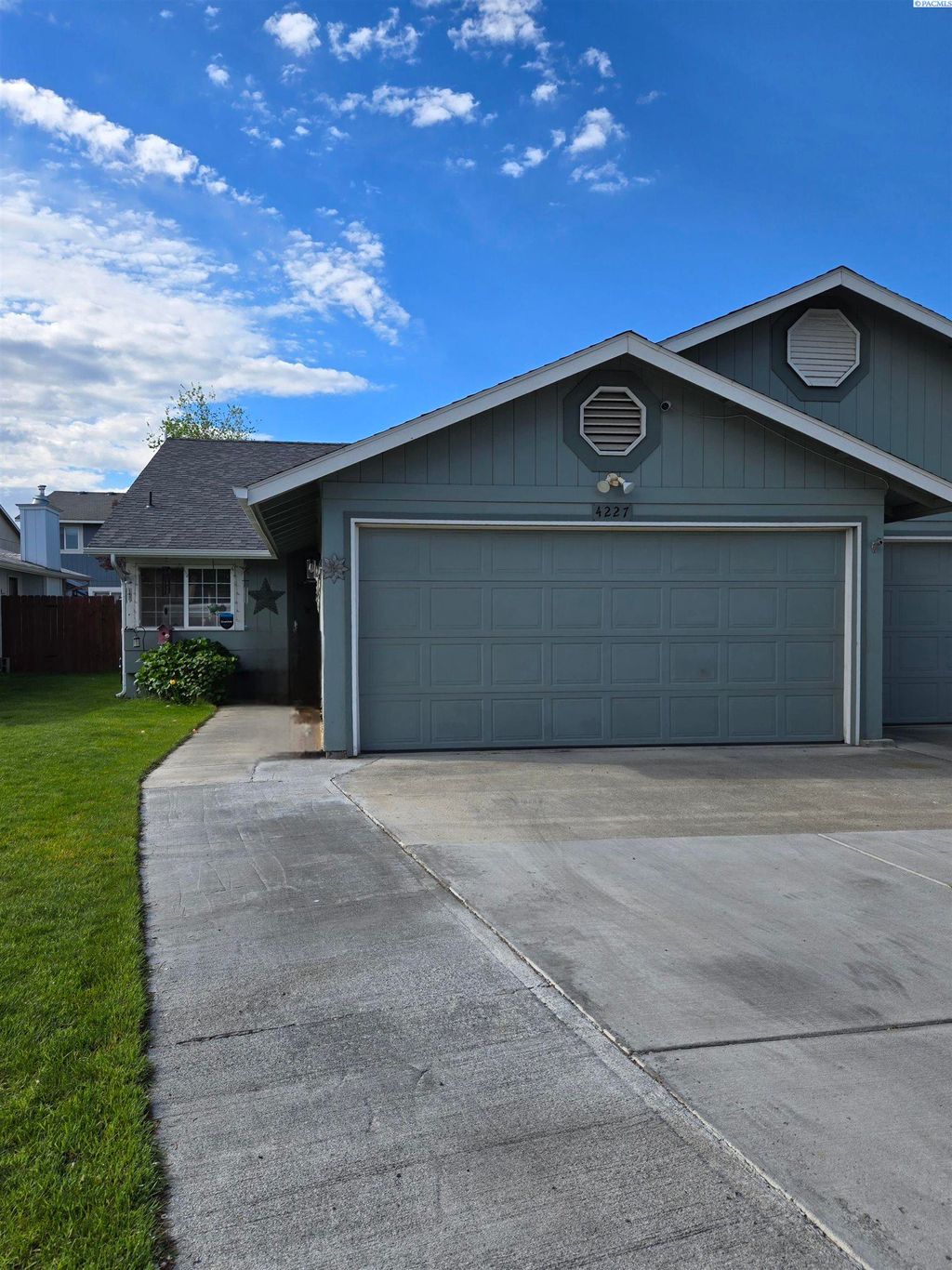 Photo of 4227 W Klamath Ave, Kennewick, WA 99336 (MLS # 292592)