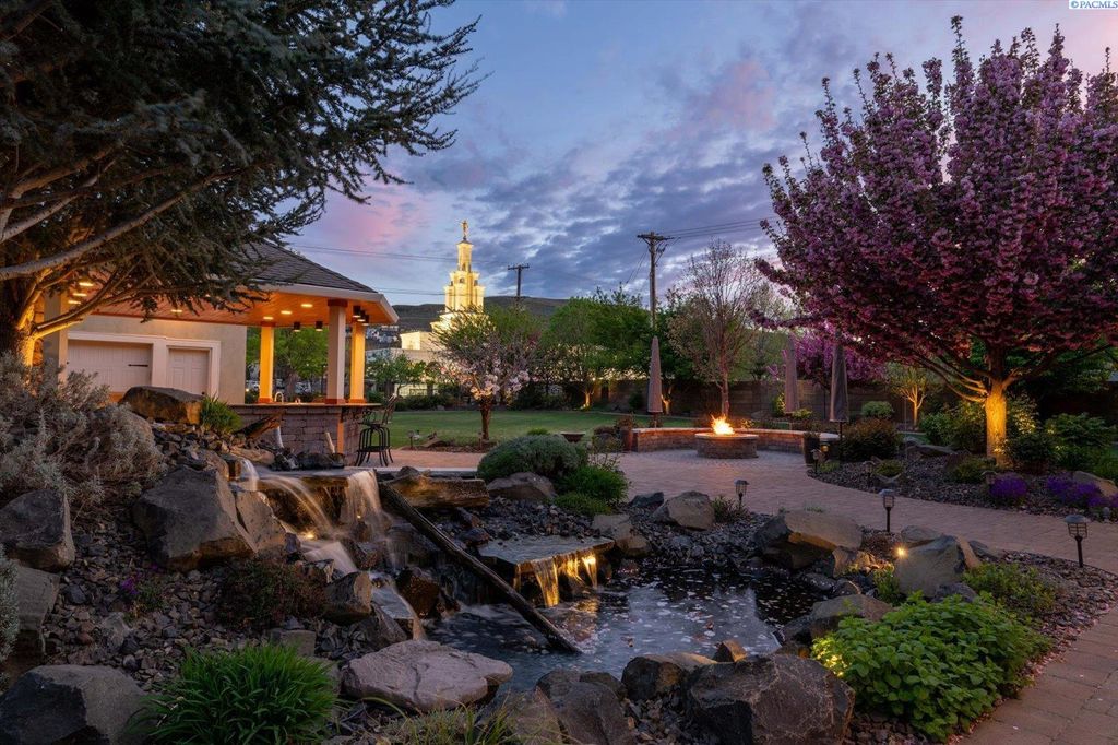 Photo of 1799 Silver Court, Richland, WA 99352 (MLS # 292150)