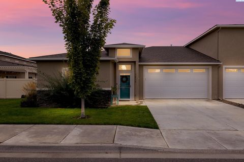 Photo of 7675 W 10th Place, Kennewick, WA 99338 (MLS # 287859)