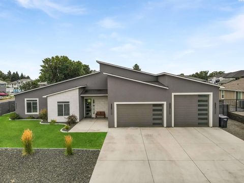 Photo of 5202 W Henry Ct, Pasco, WA 99301 (MLS # 289879)