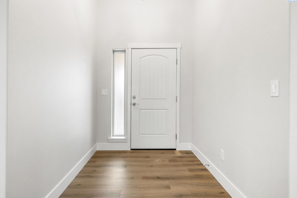 Photo of 6326 W 28th Ave, Kennewick, WA 99338 (MLS # 291593)