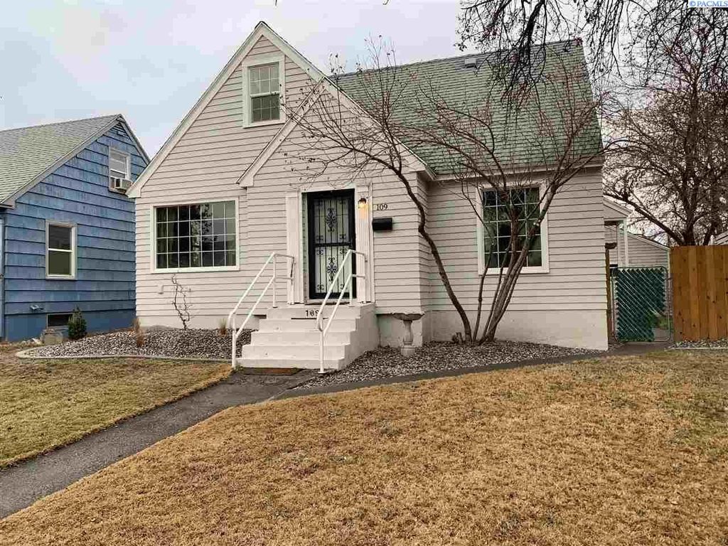 Photo of 109 N Newport St, Kennewick, WA 99336 (MLS # 289326)