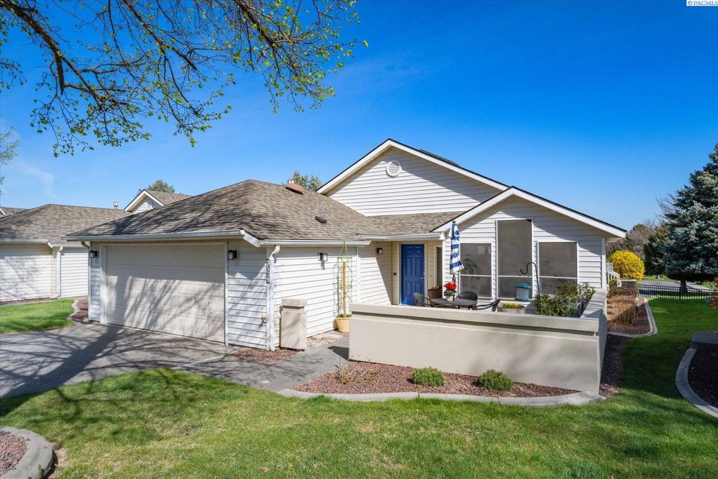 Photo of 3359 S Huntington Loop, Kennewick, WA 99337 (MLS # 291928)