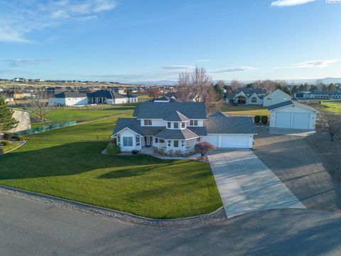 Photo of 12516 Eagle Reach Court, Pasco, WA 99301 (MLS # 289515)