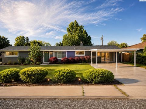 Photo of 1814 W 11th Ave, Kennewick, WA 99337 (MLS # 294659)