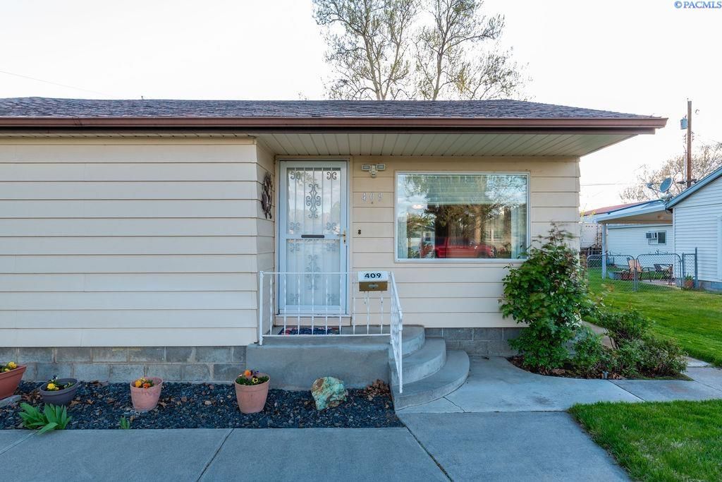 Photo of 409 Winslow Ave, Richland, WA 99352 (MLS # 292181)