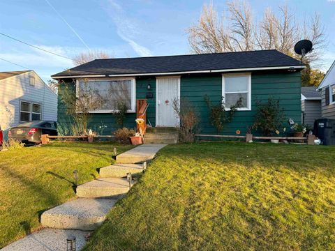 Photo of 1208 Playfield Ave, Prosser, WA 99350 (MLS # 290892)
