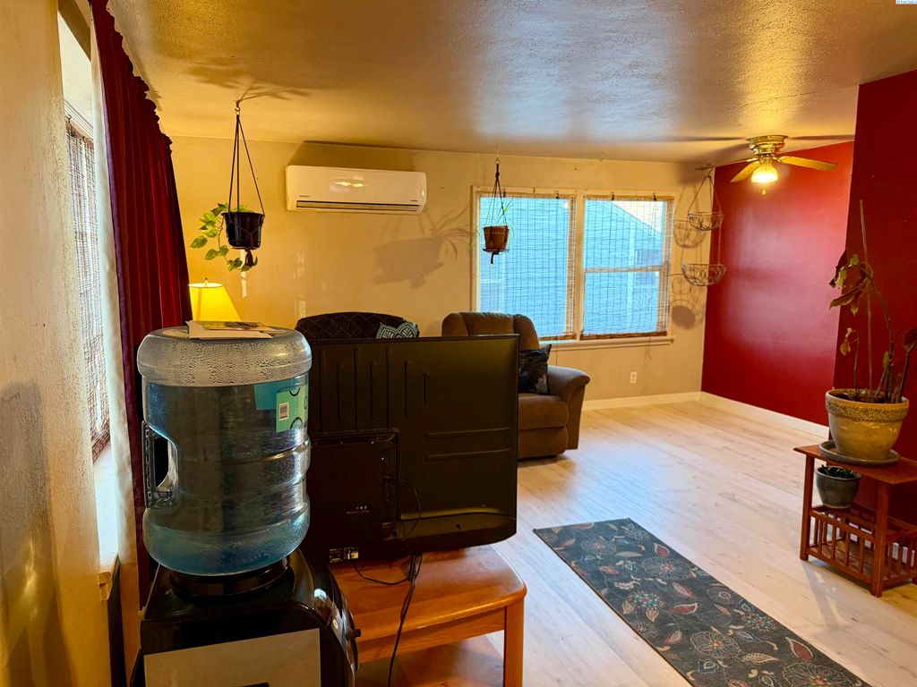 Photo of 1208 Playfield Ave, Prosser, WA 99350 (MLS # 290892)