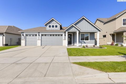 Photo of 2823 Centerline Ave, Richland, WA 99354 (MLS # 284054)