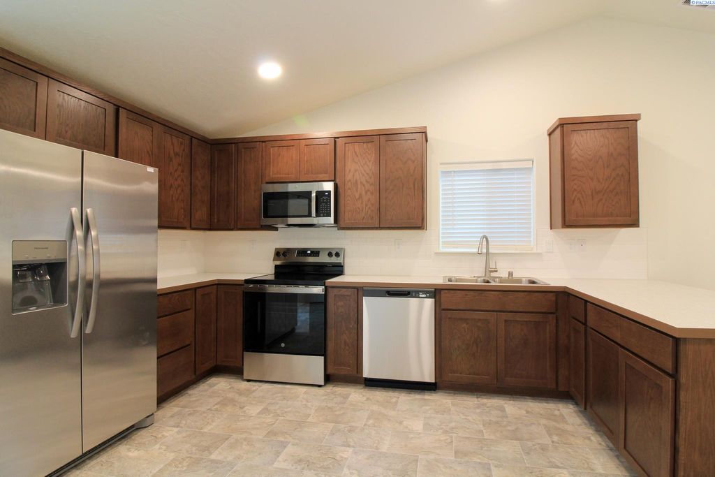 Photo of 1452 8th Street, Benton City, WA 99320 (MLS # 290965)