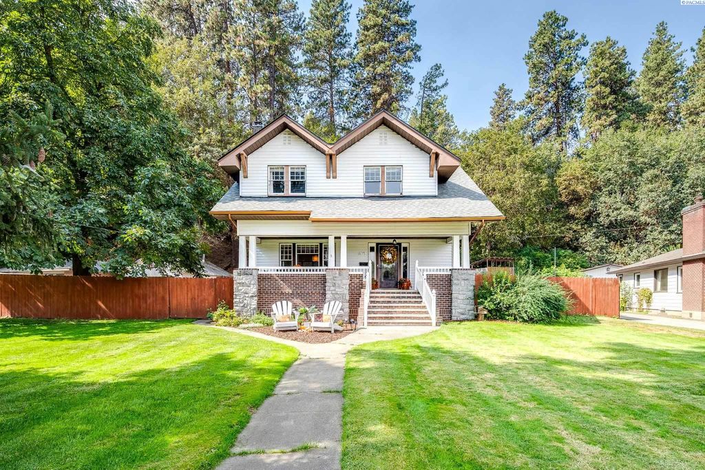 Photo of 615 N Perkins St, Colfax, WA 99111 (MLS # 287415)
