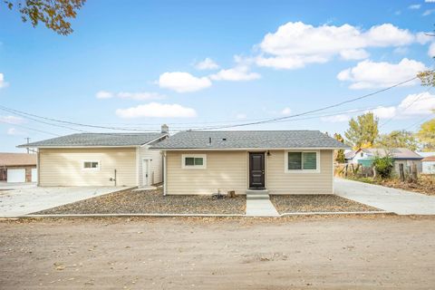 Photo of 1330 Louisiana Ave, Richland, WA 99352 (MLS # 288395) Photo of 1330 Louisiana Ave, Richland, WA 99352 (MLS # 288395)