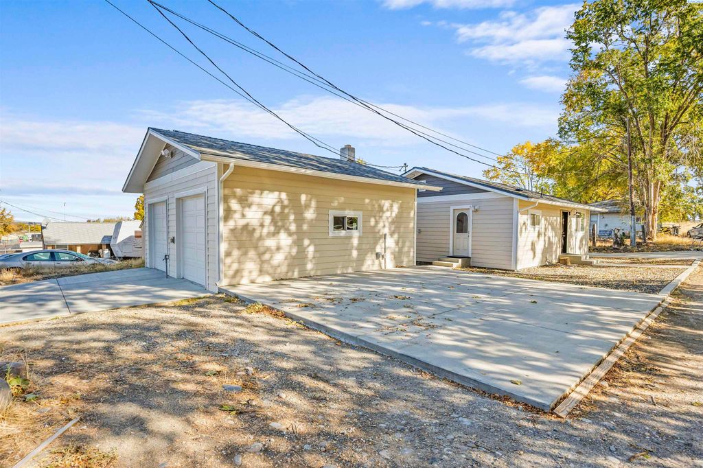 Photo of 1330 Louisiana Ave, Richland, WA 99352 (MLS # 288395)