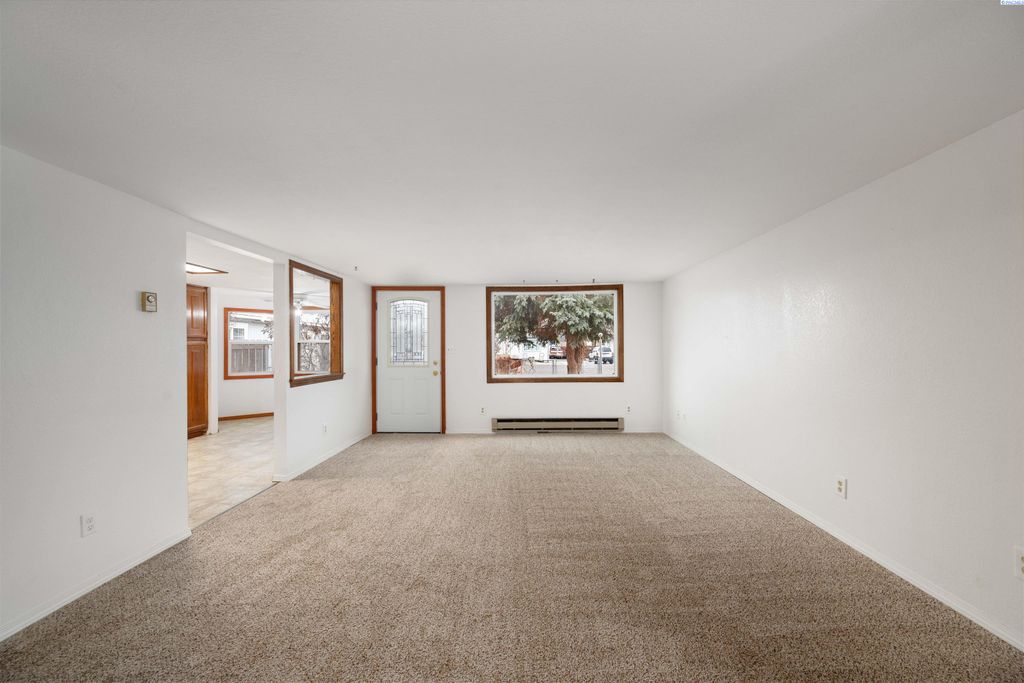 Photo of 1004 Warren Ct, Richland, WA 99352 (MLS # 289274)