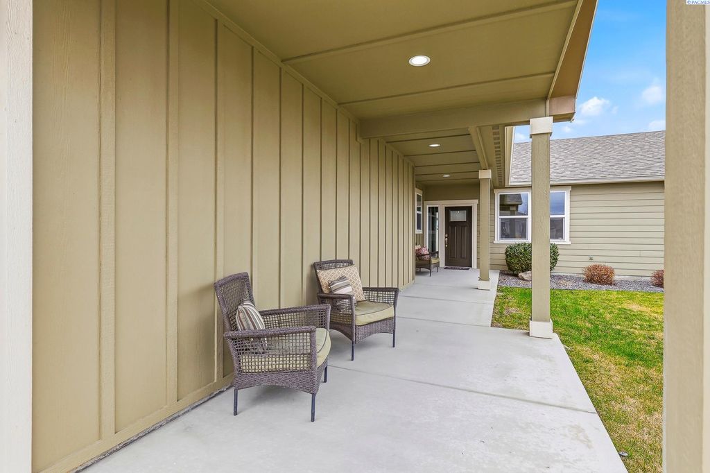 Photo of 3782 S Taft Street, Kennewick, WA 99338 (MLS # 291209)