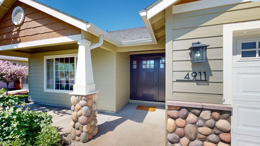 Photo of 4911 Malaga Drive, Pasco, WA 99301 (MLS # 292598)