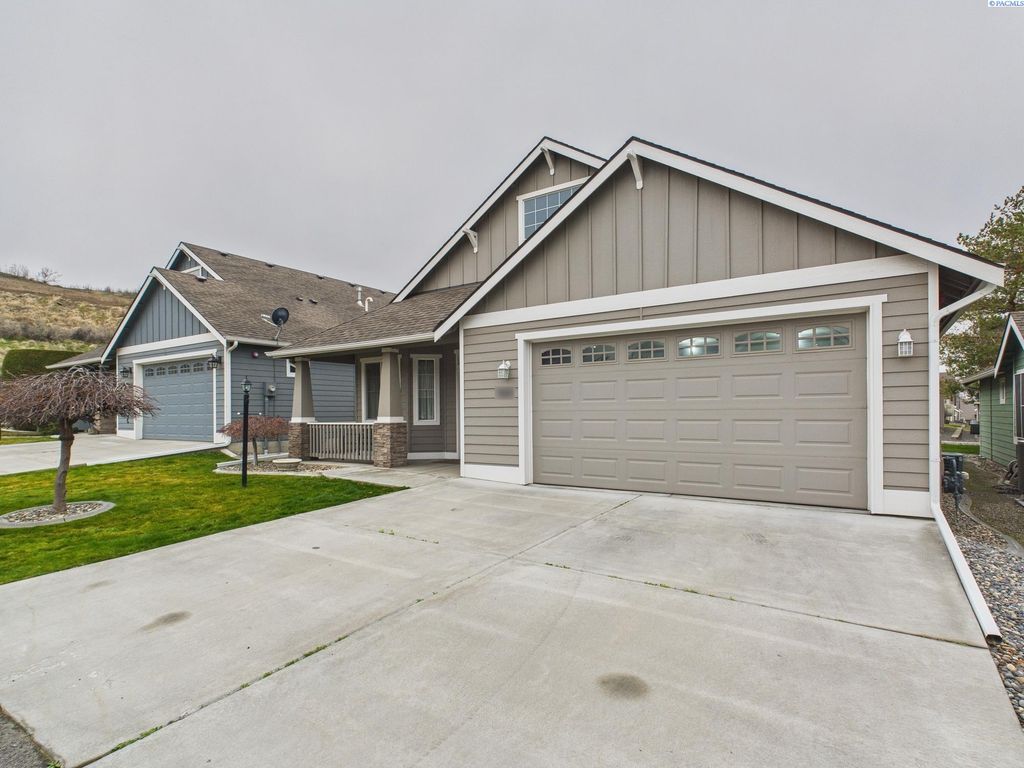 Photo of 7810 W 21st Ave, Kennewick, WA 99338 (MLS # 289855)