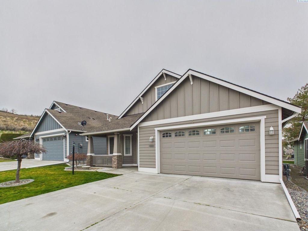 Photo of 7810 W 21st Ave, Kennewick, WA 99338 (MLS # 289855)