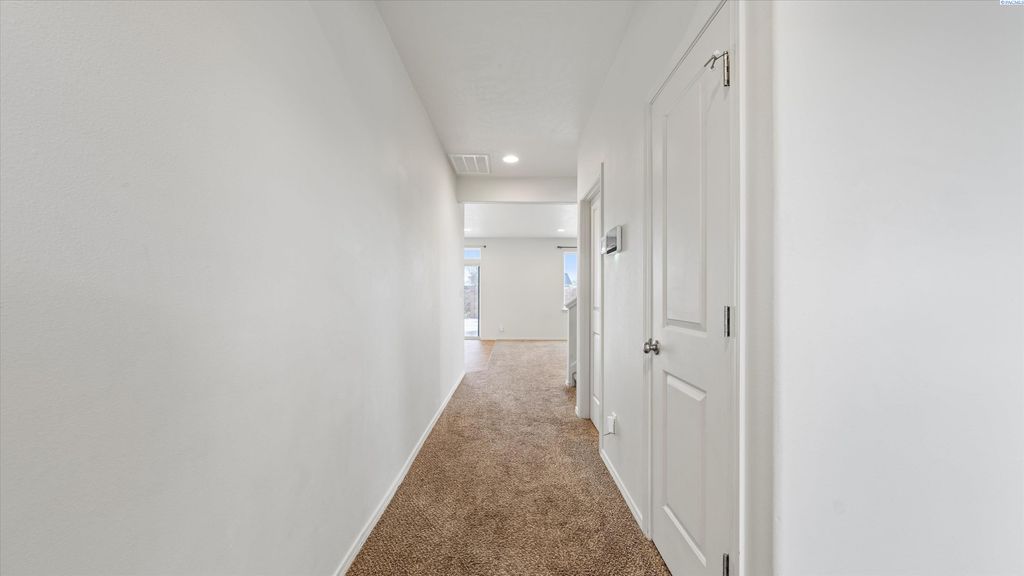 Photo of 615 E 21st Ave, Kennewick, WA 99337 (MLS # 289450)