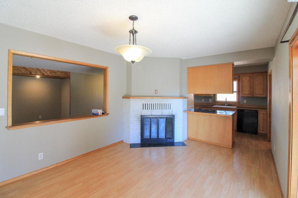 Photo of 1810 S Sharron Street, Kennewick, WA 99337 (MLS # 290382)