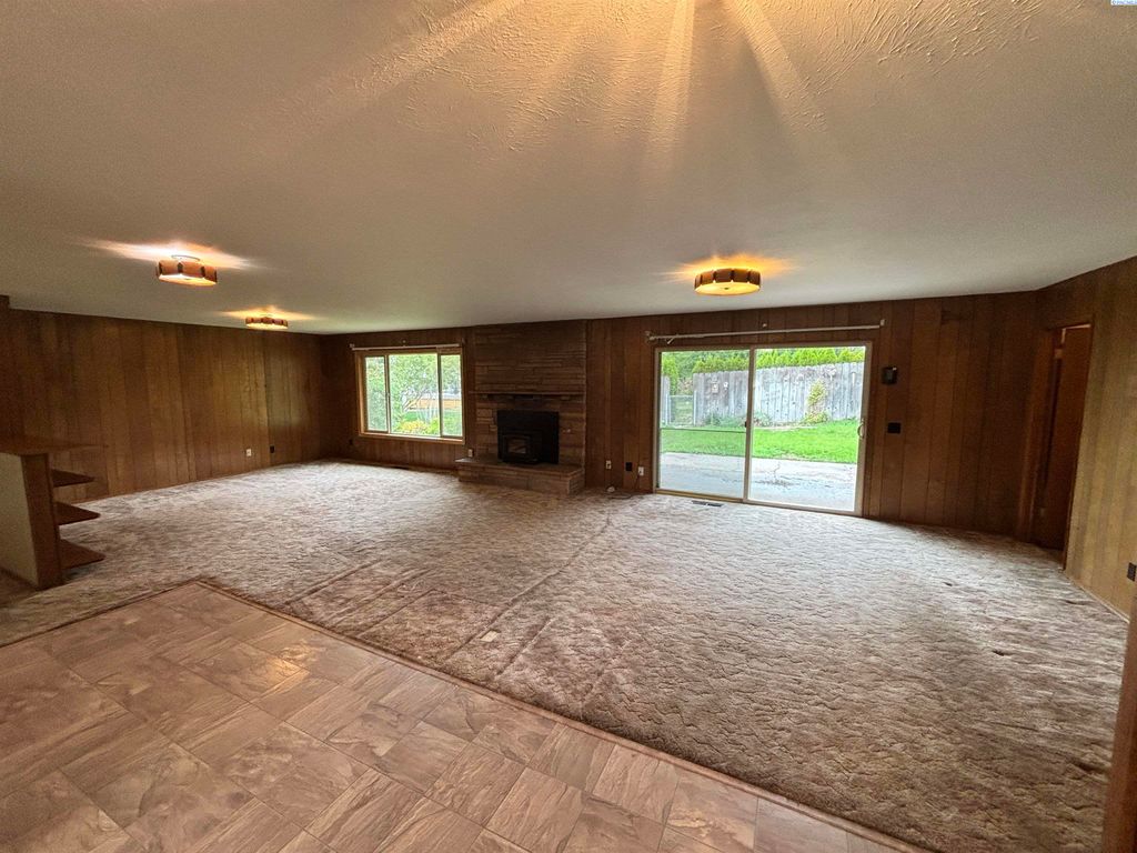 Photo of 320 SE Crestview St, Pullman, WA 99163 (MLS # 286707)