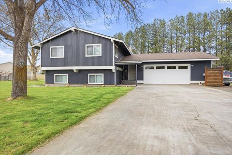 Photo of 44002 Abilene Ct, West Richland, WA 99353 (MLS # 292224)