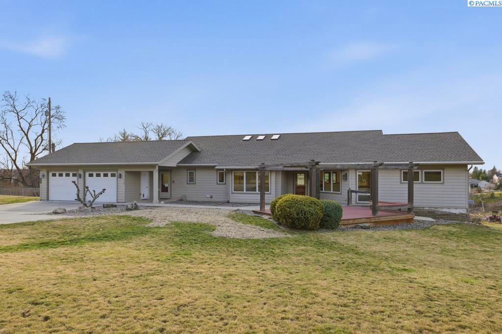 Photo of 1505 NW Clifford St, Pullman, WA 99163 (MLS # 290298)