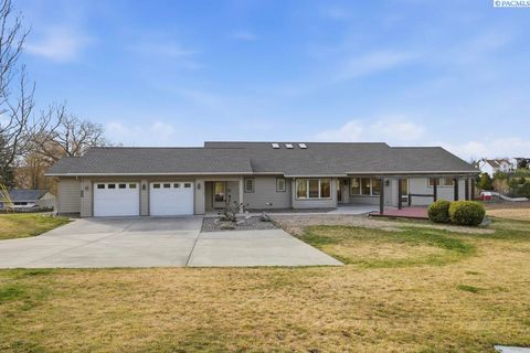 Photo of 1505 NW Clifford St, Pullman, WA 99163 (MLS # 290298)