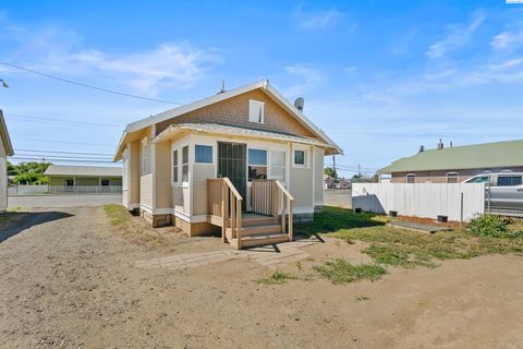 Photo of 1021 Fruitvale Blvd, Yakima, WA (MLS # 293187)