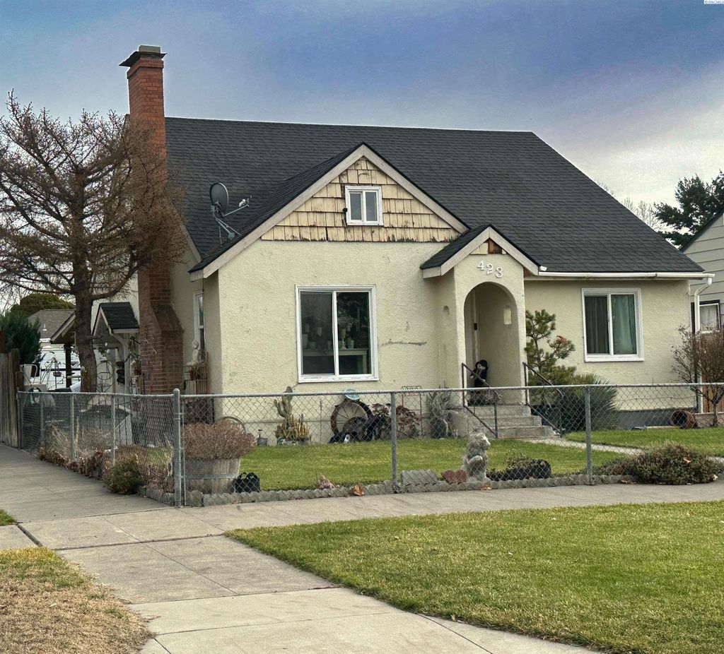 Photo of 423 N 8th Ave, Pasco, WA 99301 (MLS # 289786)