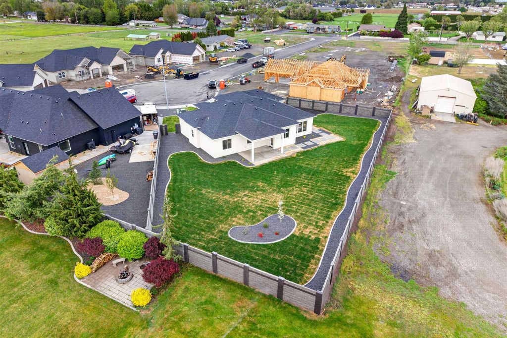 Photo of 7712 Allison Ct, Pasco, WA 99301 (MLS # 292433)