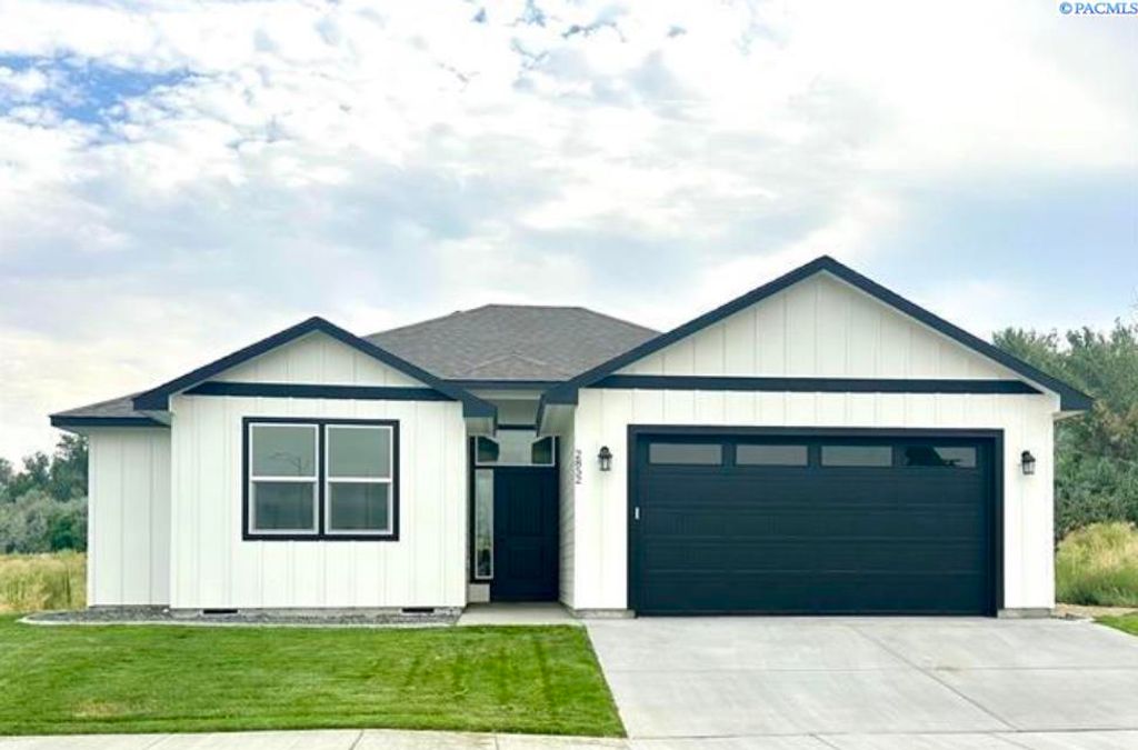 Photo of 2816 S Beech St, Kennewick, WA 99337 (MLS # 289998)