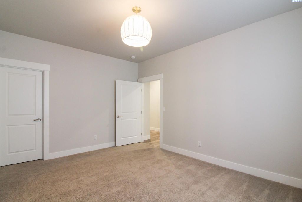 Photo of 2237 Legacy Ln, Richland, WA 99352 (MLS # 290274)