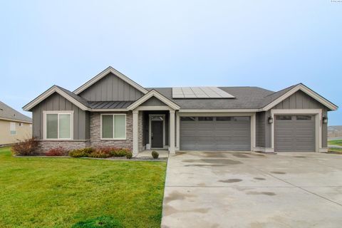 Photo of 2237 Legacy Ln, Richland, WA 99352 (MLS # 290274)