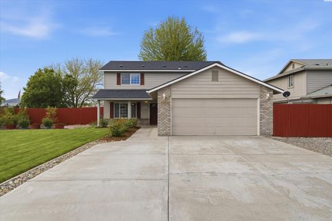 Photo of 5203 Holly Way, West Richland, WA 99353 (MLS # 292559)