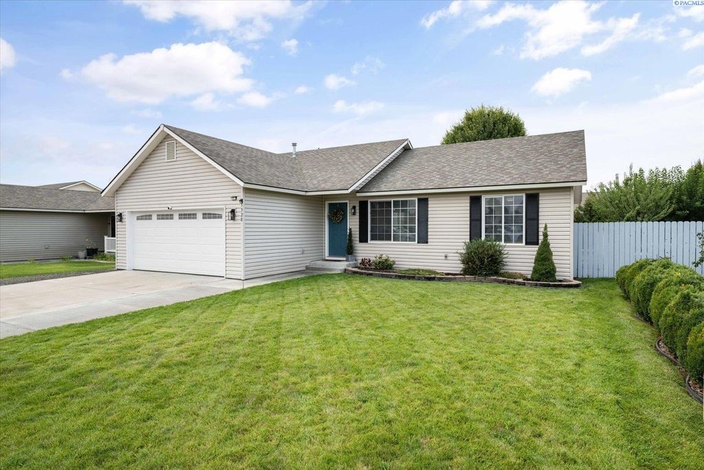 Photo of 5320 Westminster Ln, Pasco, WA 99301 (MLS # 288024)