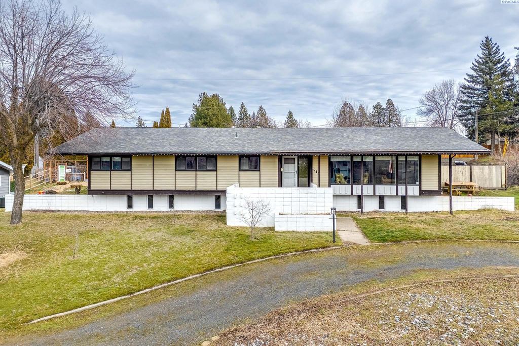 Photo of 719 E Southview Ave, Colfax, WA 99111 (MLS # 290187)