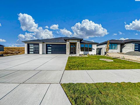 Photo of 2839 Savanna Ave, Richland, WA 99352 (MLS # 291397)