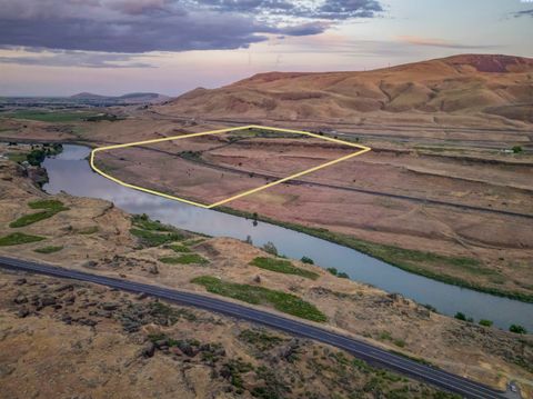 Photo of 36322 N D Mccall Rd Nw RD, Benton City, WA 99320 (MLS # 293119)