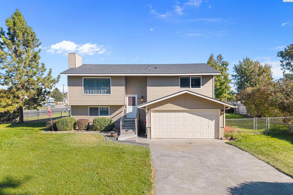 Photo of 4603 S Hartford St, Kennewick, WA 99337 (MLS # 288296)