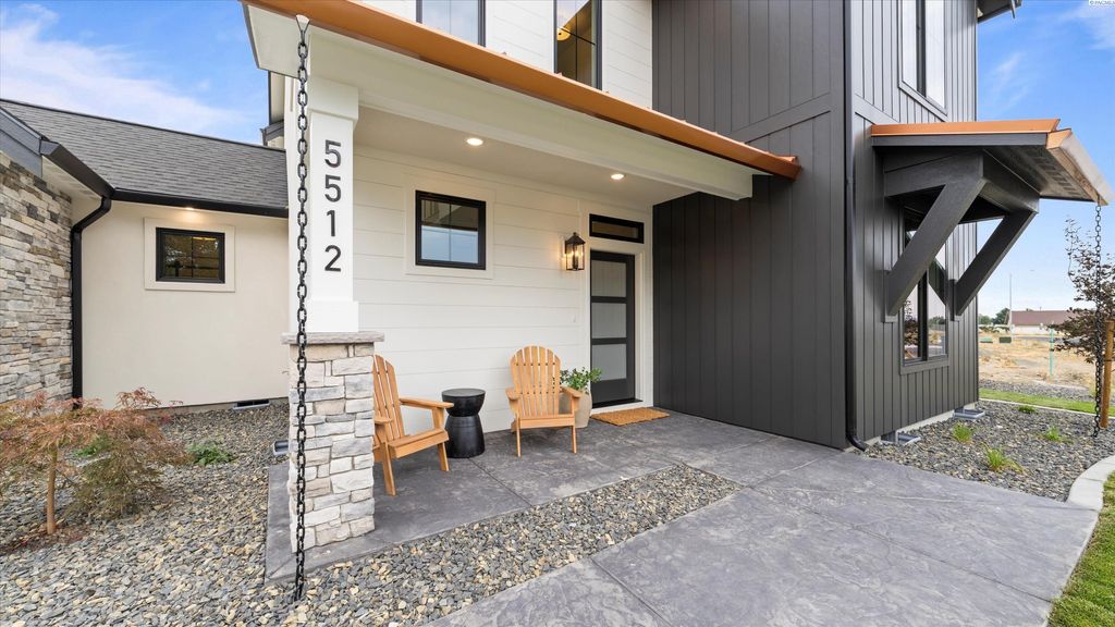 Photo of 5512 W Metaline Ave, Kennewick, WA 99336 (MLS # 290300)