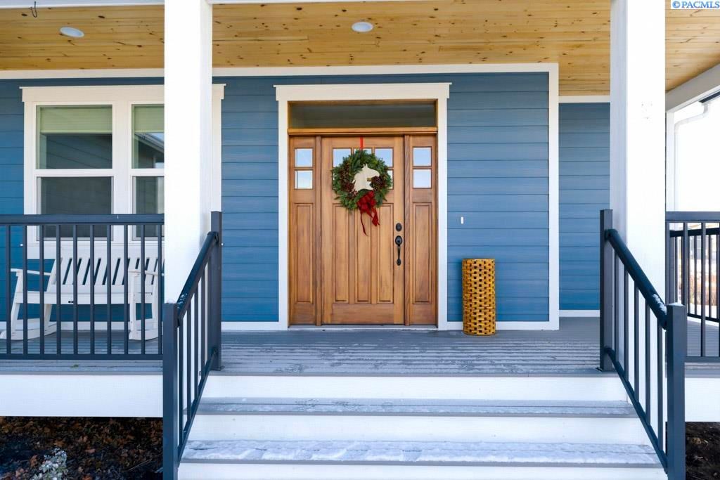 Photo of 825 SW Iyla Ct, Pullman, WA 99163 (MLS # 289764)